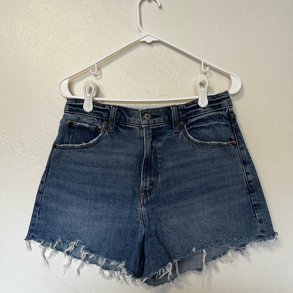 Abercrombie & Fitch High Rise 90s Cutoff Short